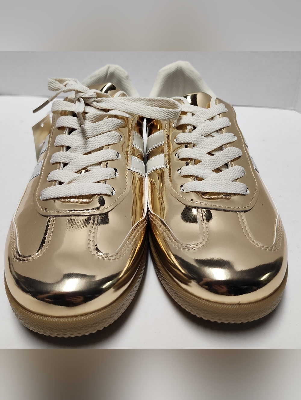 Size 9 Women Madden Girl Kory GOLD Low Top Retro Sneakers Shiny Metallic NWT